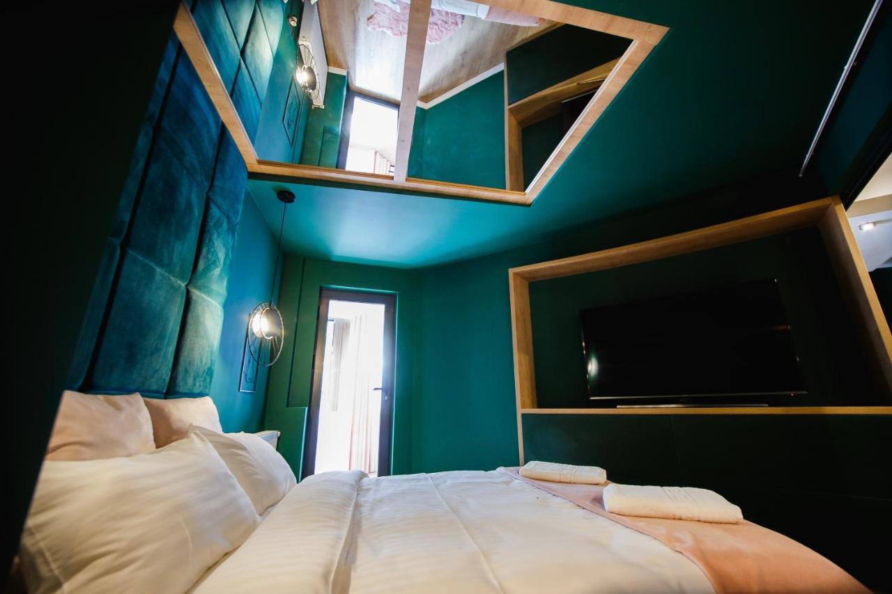 Green Velvet City Retreat Oradea Exterior photo