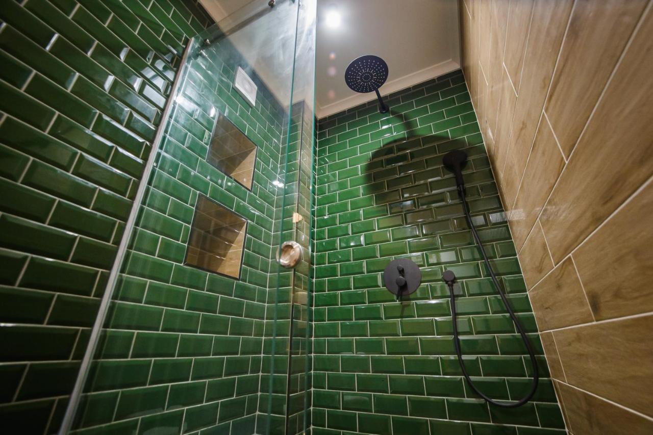 Green Velvet City Retreat Oradea Exterior photo